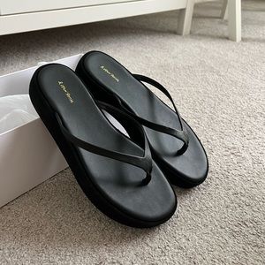 NWT Other Stories Chunky Flip Flop Sandals Size US 7